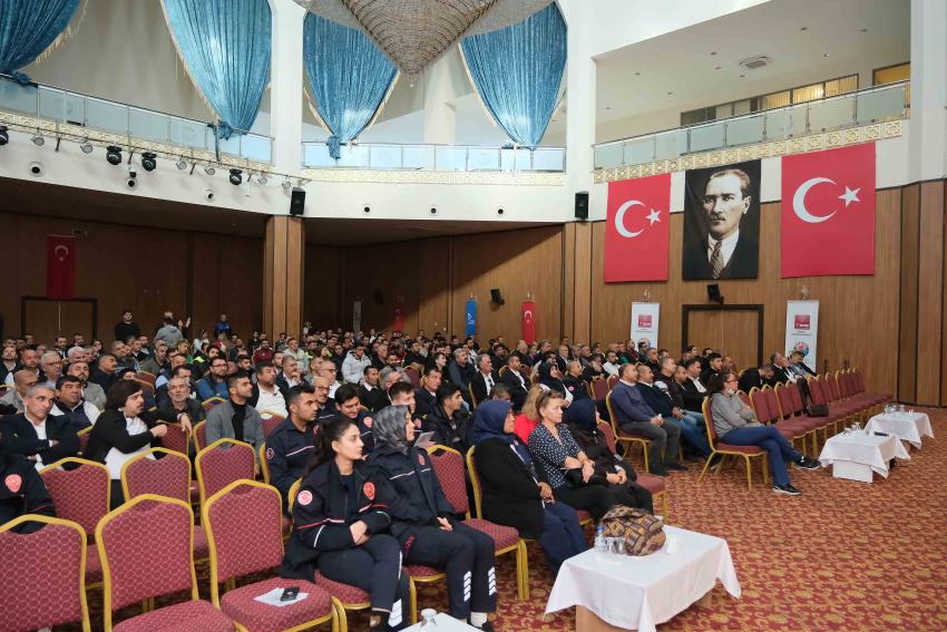 Büyükşehir Belediyesi personeline Güvenli Sürüş Teknikleri Eğitimi verildi