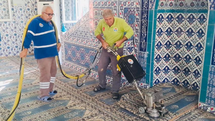 Yumurtalık’ta camiler tertemiz