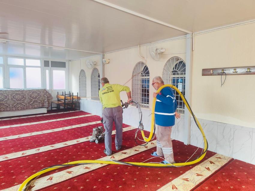 Yumurtalık’ta camiler tertemiz