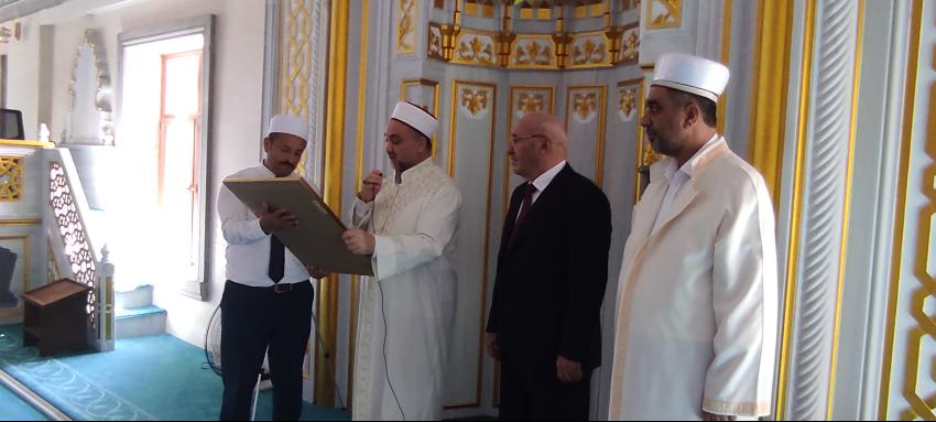 Diyanet'ten cami yaptıran vatandaşa taktir belgesi