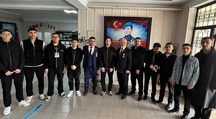 Şair-Yazar Serter’den “Gazâ Anlayışı ve Gazilik” Konferansı