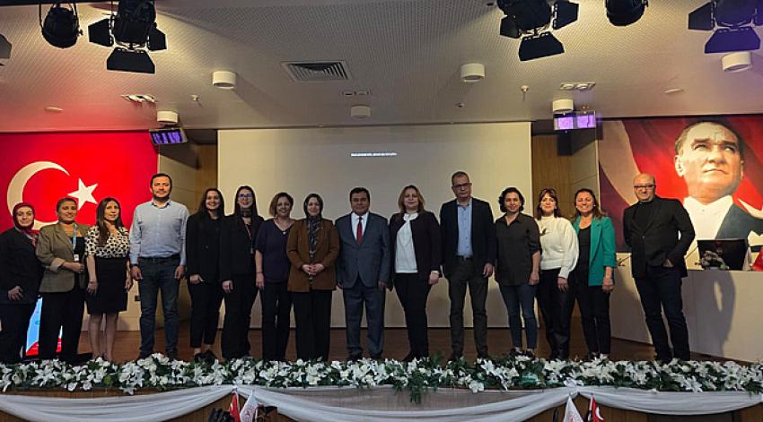 “Kadın Çalışanlar Haftada 4 Gün ve 32 Saat Çalışsın”