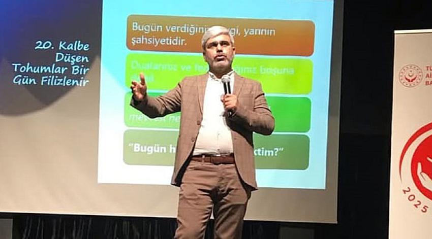 ‘Gelecek için ahlak ve akademi şart’