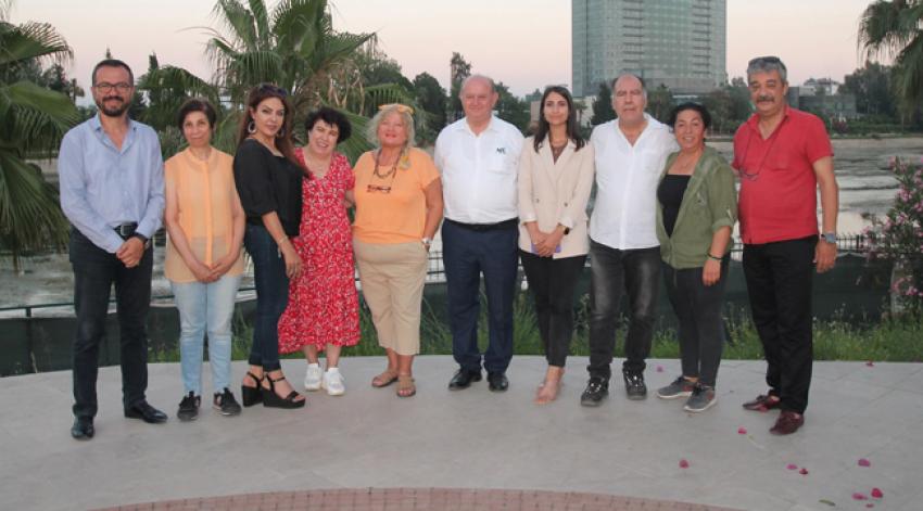 Gazetecilerden Yaza Merhaba