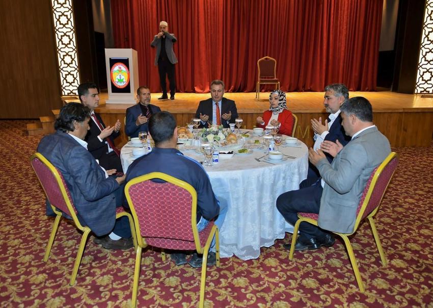 Romanlara iftar yemeği