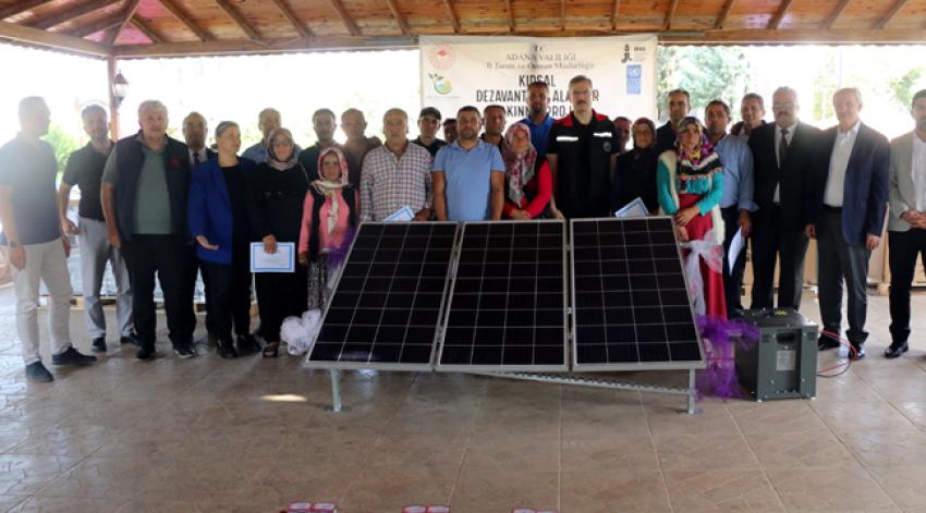 Göçerlere güneş enerjisi paneli dağıtıldı