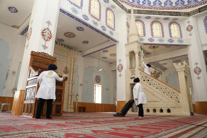 Yüreğir'de ibadethaneler temizleniyor