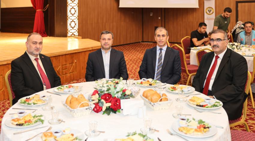 Din görevlilerini ağırladı
