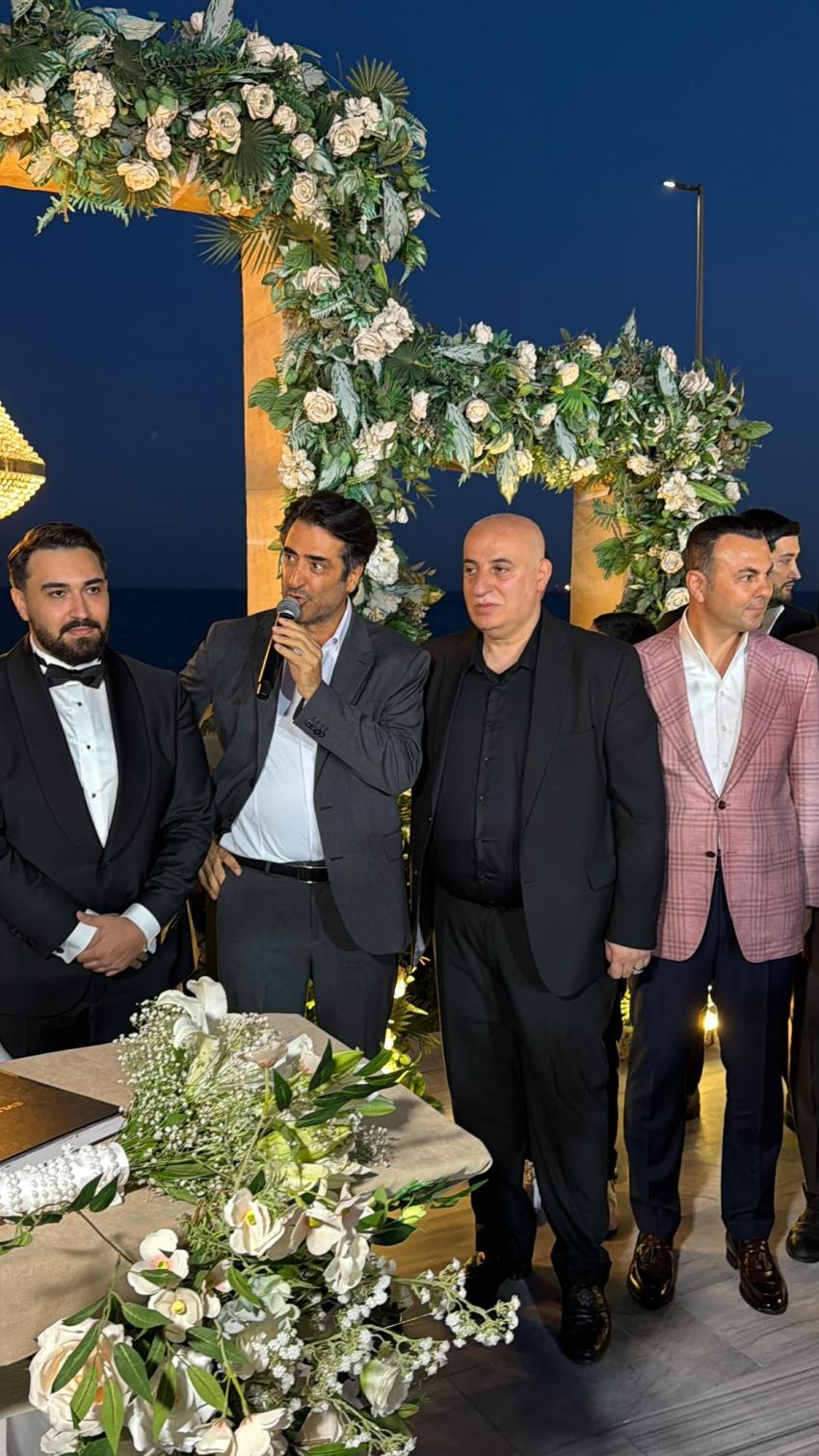 ÜNLÜ İSİMLER NİKAH ŞAHİDİ OLDU