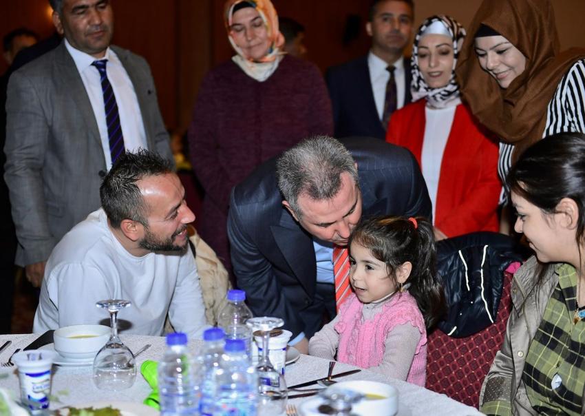 Romanlara iftar yemeği