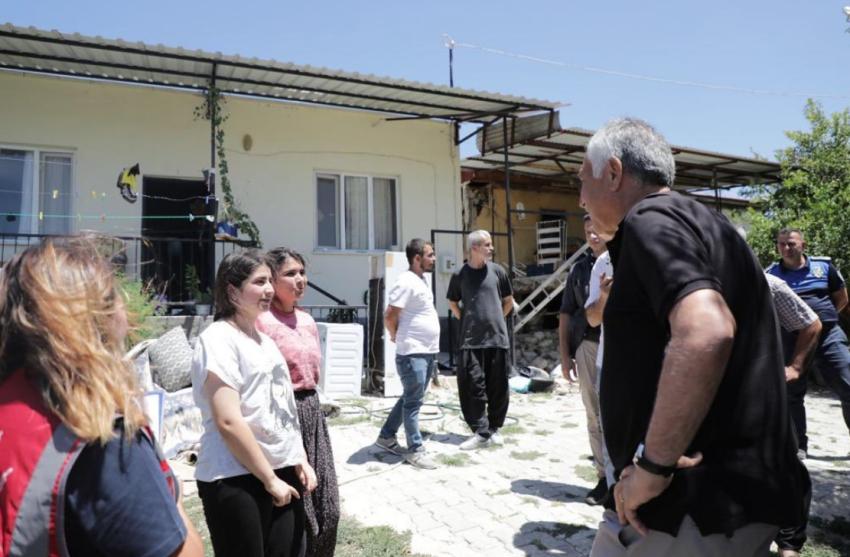 Başkan Karalar depremzedelerin yanında