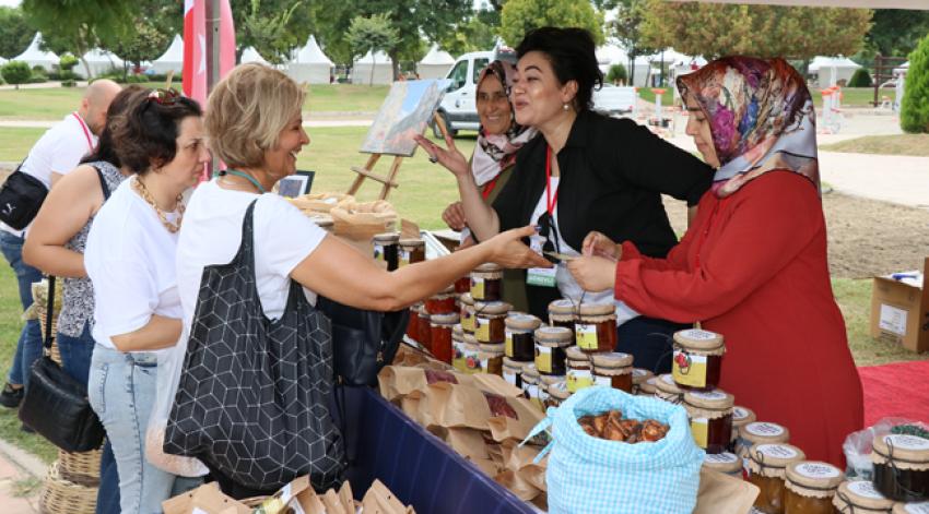 Lezzet Festivali'nde Pozantı standı büyük ilgi gördü