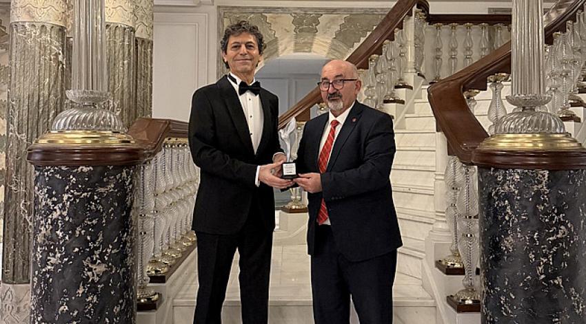 Akif Manaf’a Bir Barış Ödülü Daha