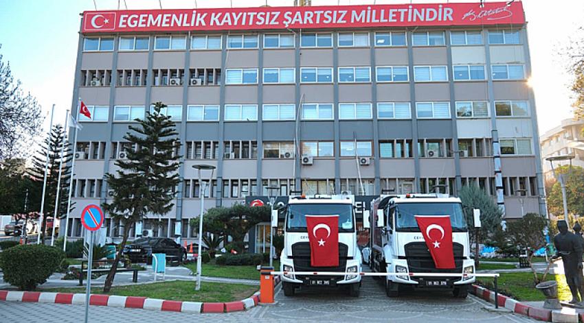Araç Filosuna İki Yeni Çöp Kamyonu Daha Kazandırdı