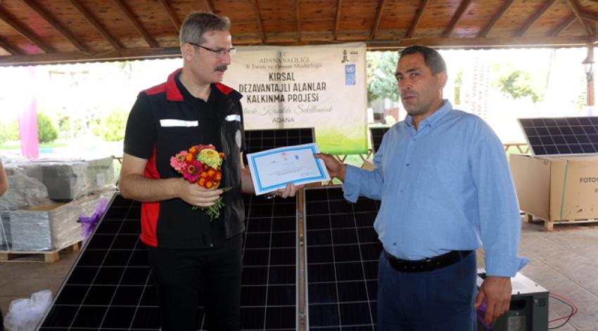 Göçerlere güneş enerjisi paneli dağıtıldı