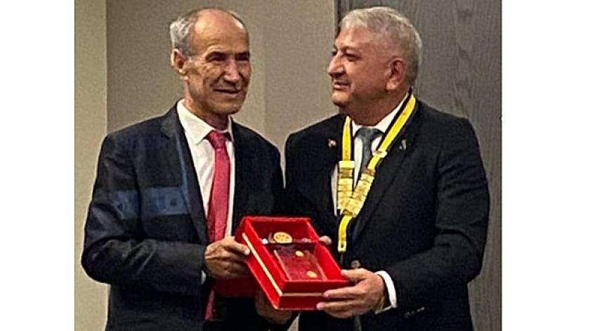 Efsane kalaycı Hulusi ustaya ödül