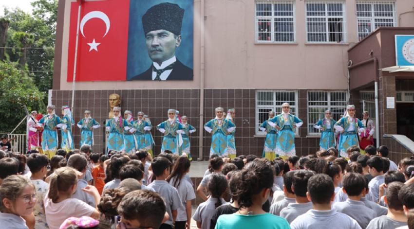 Çöpten sanat eserleri yaptılar