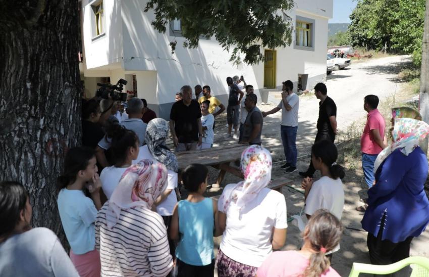 Başkan Karalar depremzedelerin yanında
