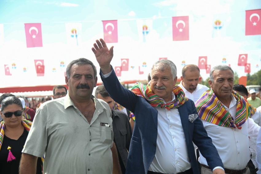 İsmet Atlı güreşlerinde Bönceoğlu başpehlivan