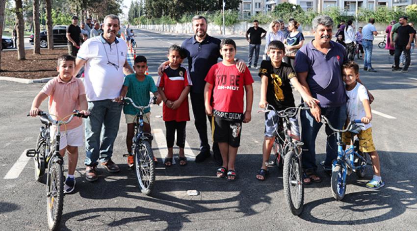 Yüreğir'de ilk bisiklet yolu açıldı