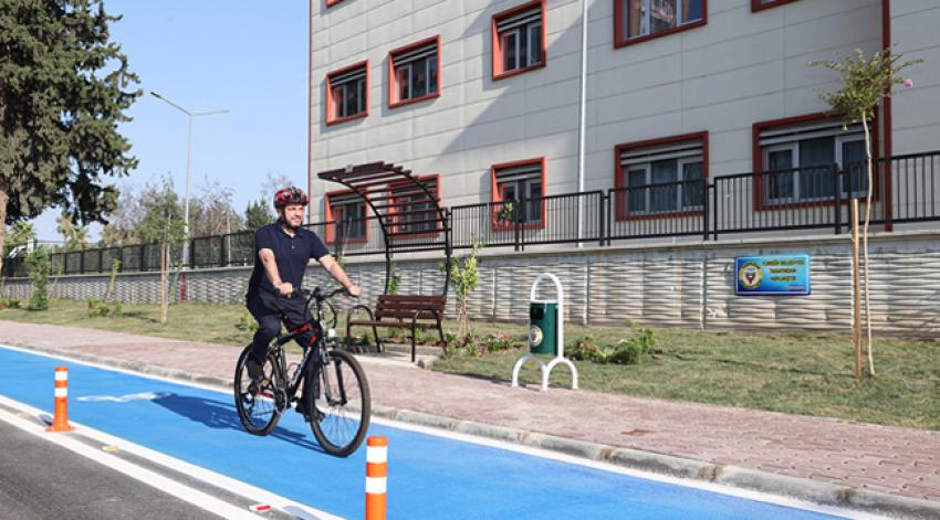 Yüreğir'de ilk bisiklet yolu açıldı