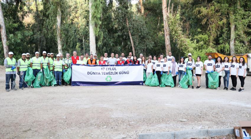 Başkan Kocaispir çöp topladı