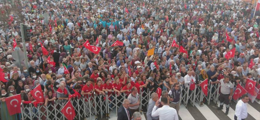 Büyükşehir’den Adana’ya hizmet yağmuru