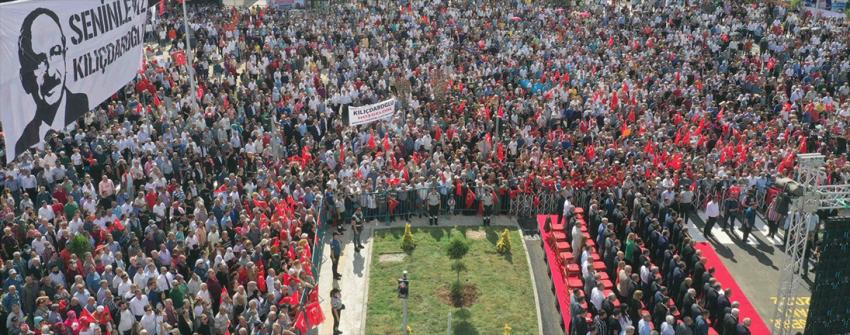 Büyükşehir’den Adana’ya hizmet yağmuru