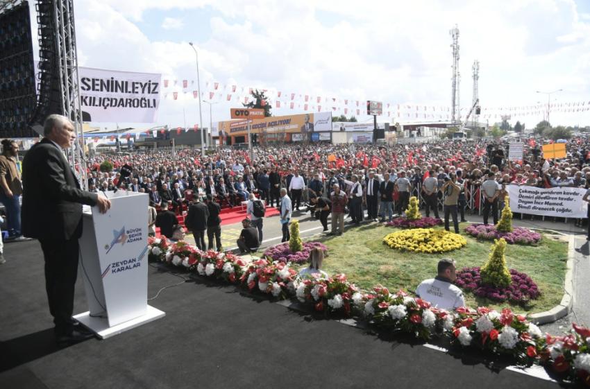 Büyükşehir’den Adana’ya hizmet yağmuru