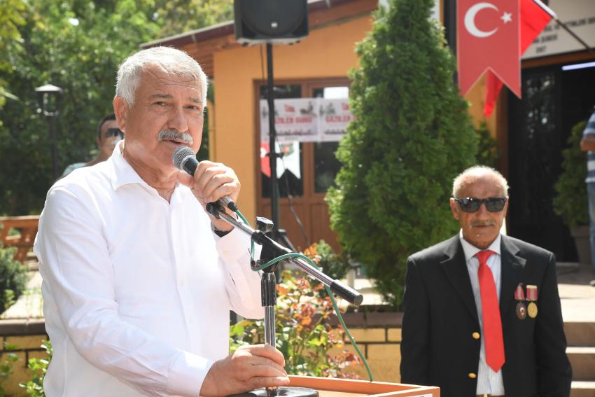 Başkan Karalar Atatürk büstü açtı