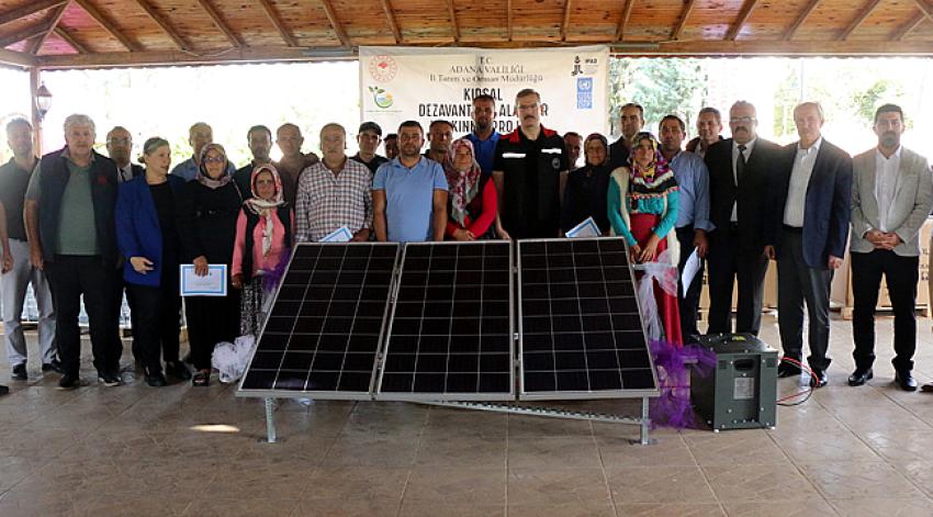 Göçerlere güneş enerjisi paneli dağıtıldı