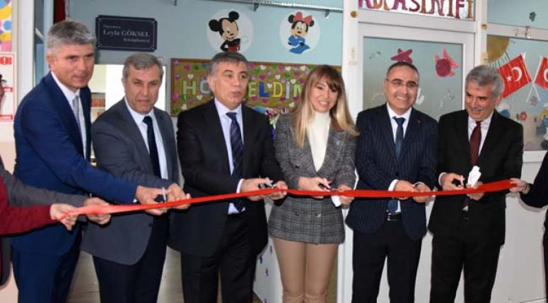Öğretmen Leyla Göksel anısına kütüphane