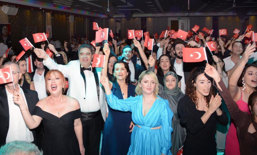 Adanalı Eczacıların 100’üncü Yıl Coşkusu