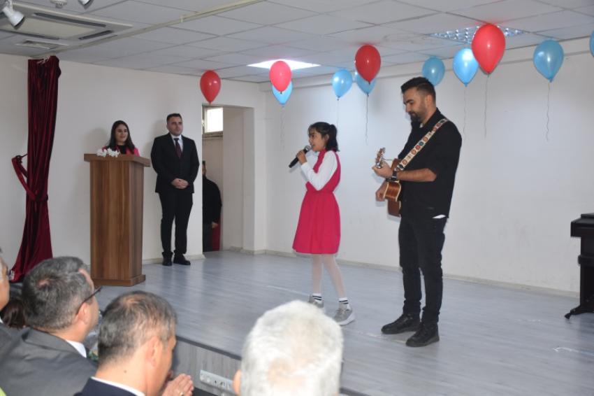 Hakim ve savcılar, özel eğitim öğrencilerini sevindirdi