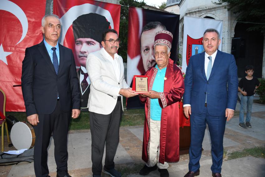 Vali Elban, ilin Ahisine kaftanını giydirdi