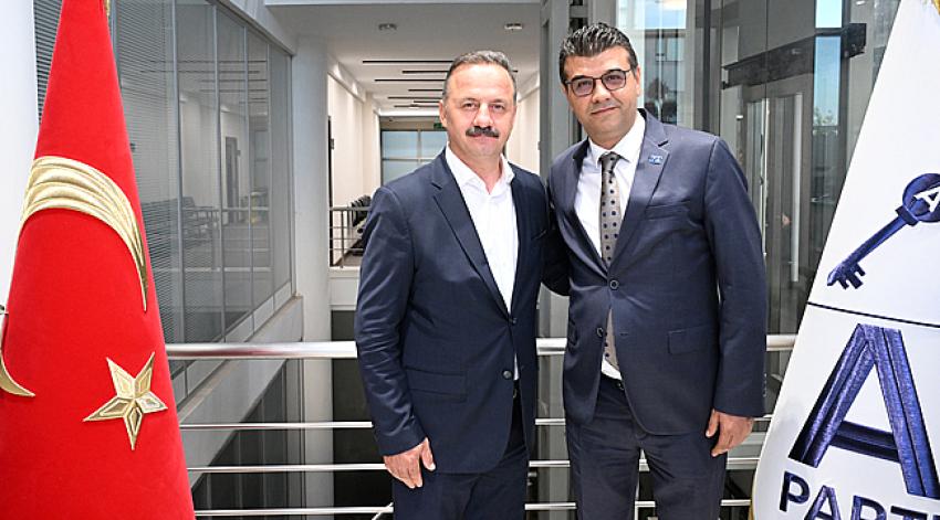 “Gençliğimiz Kayıyor, Devlet Seyrediyor”.