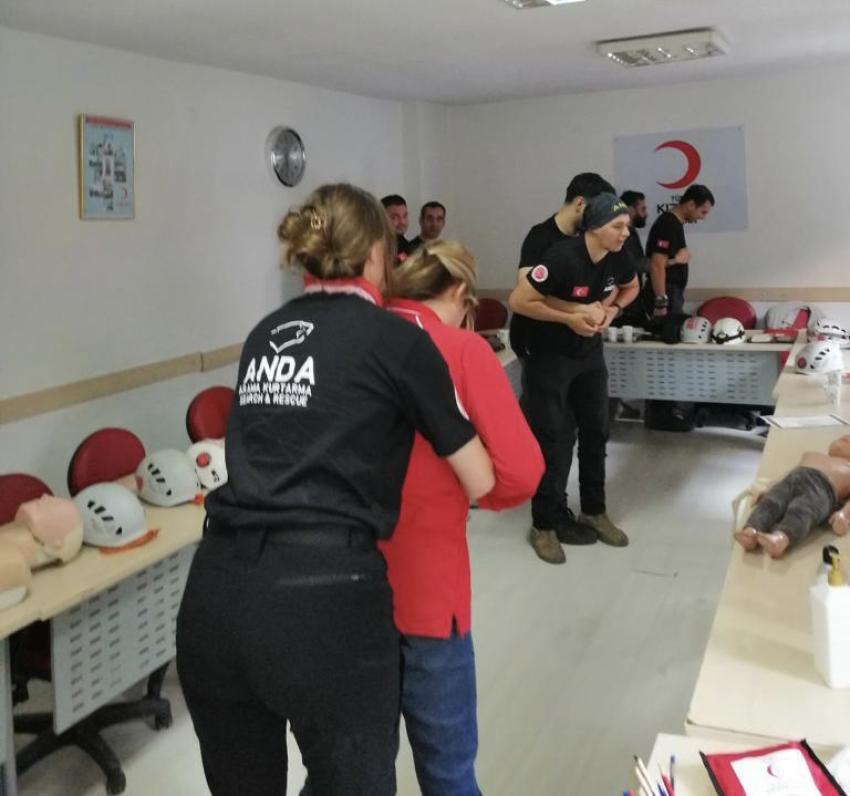 ANDA Arama Kurtarma Ekibine ilkyardım eğitimi verildi