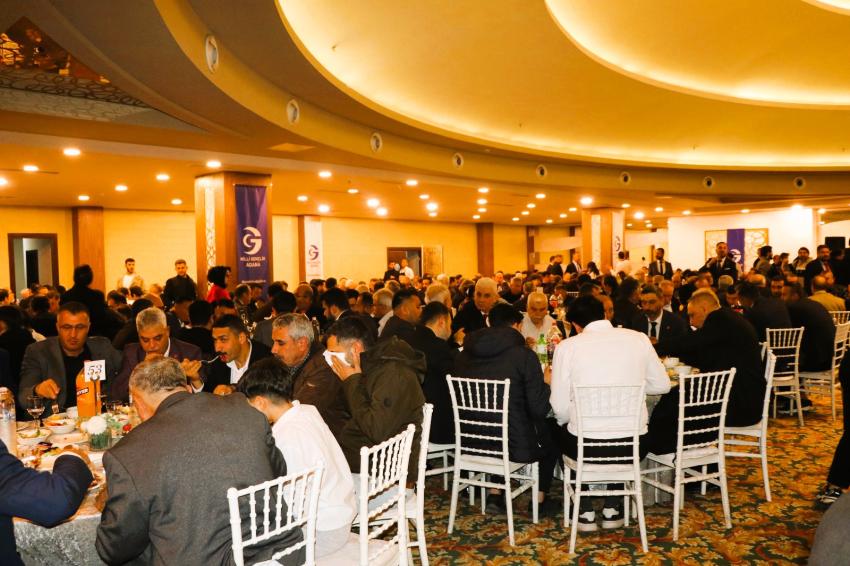 Adana'da Erbakan izdihamı