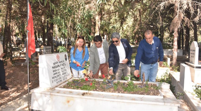 Şehit Avukat Savaş Bedir kabri başında anıldı