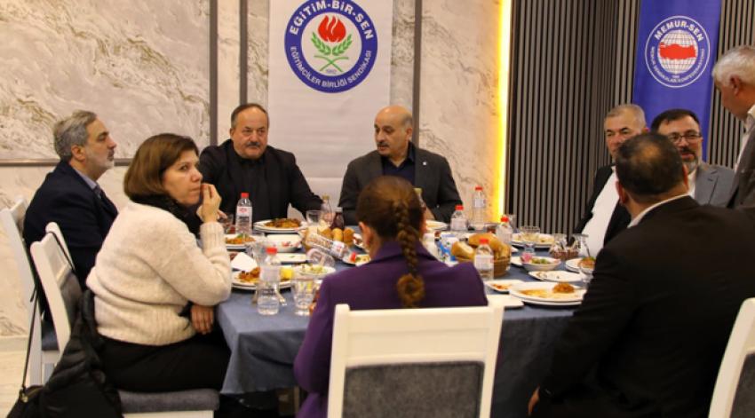 'Birliğimiz daim, kardeşliğimiz kavi olsun'