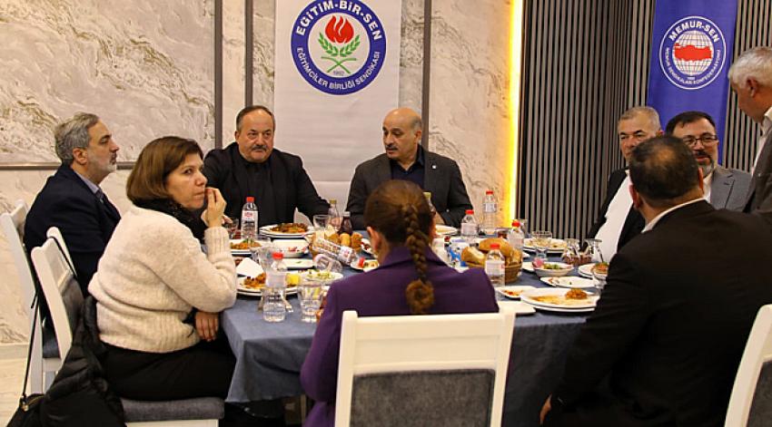 'Birliğimiz daim, kardeşliğimiz kavi olsun'