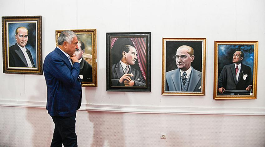 184 Atatürk portresi sergileniyor