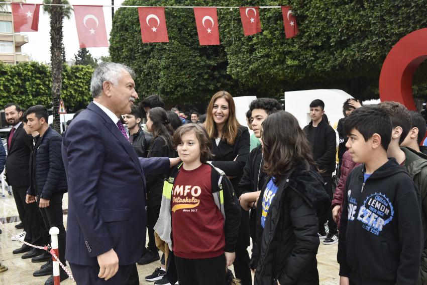 Atatürk’ün Adana’ya gelişi törenlerle kutlandı