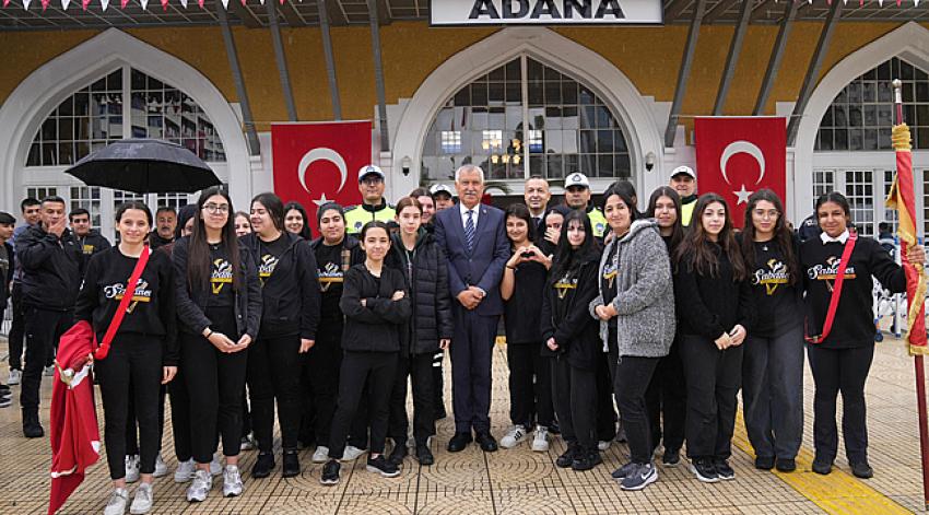 'Adana’ya hoş geldi, hiç gitmedi'