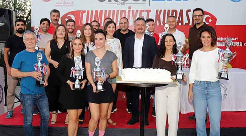 Kortlarda Cumhuriyet coşkusu