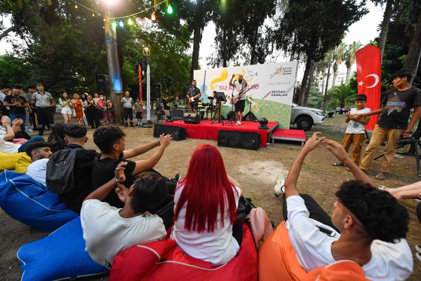 Bi Yaz konserleri sürüyor