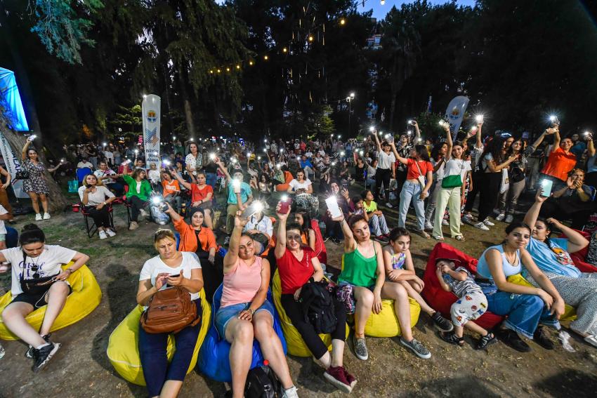 Bi Yaz konserleri sürüyor