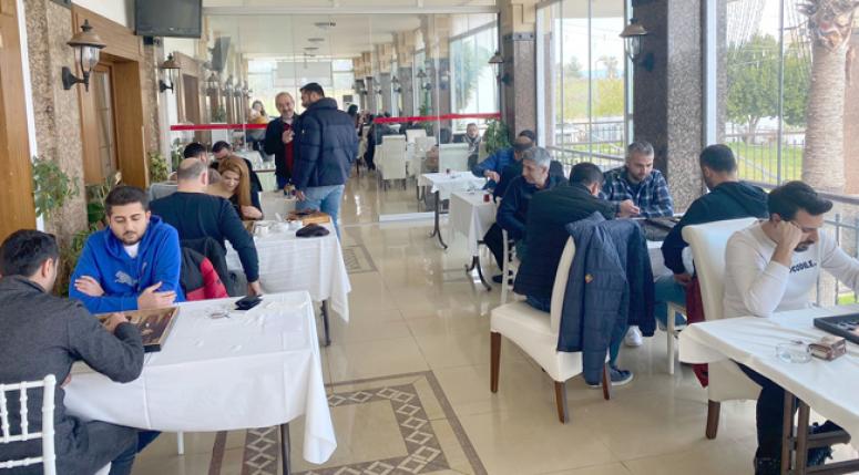  Avukatlar düşeş attı