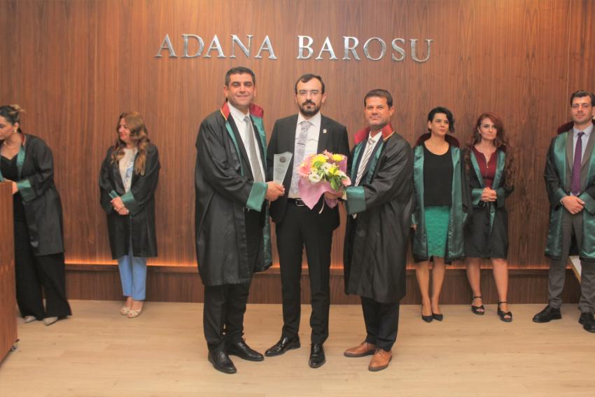 Baroya emek verenlere teşekkür plaketi