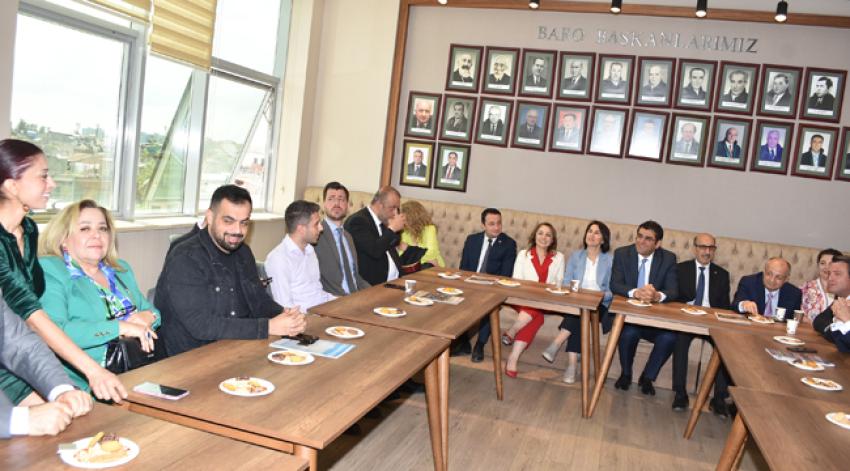 Avukatlar bayramlaştı